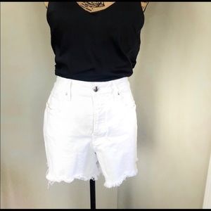 NWT Good American Bombshell Short White